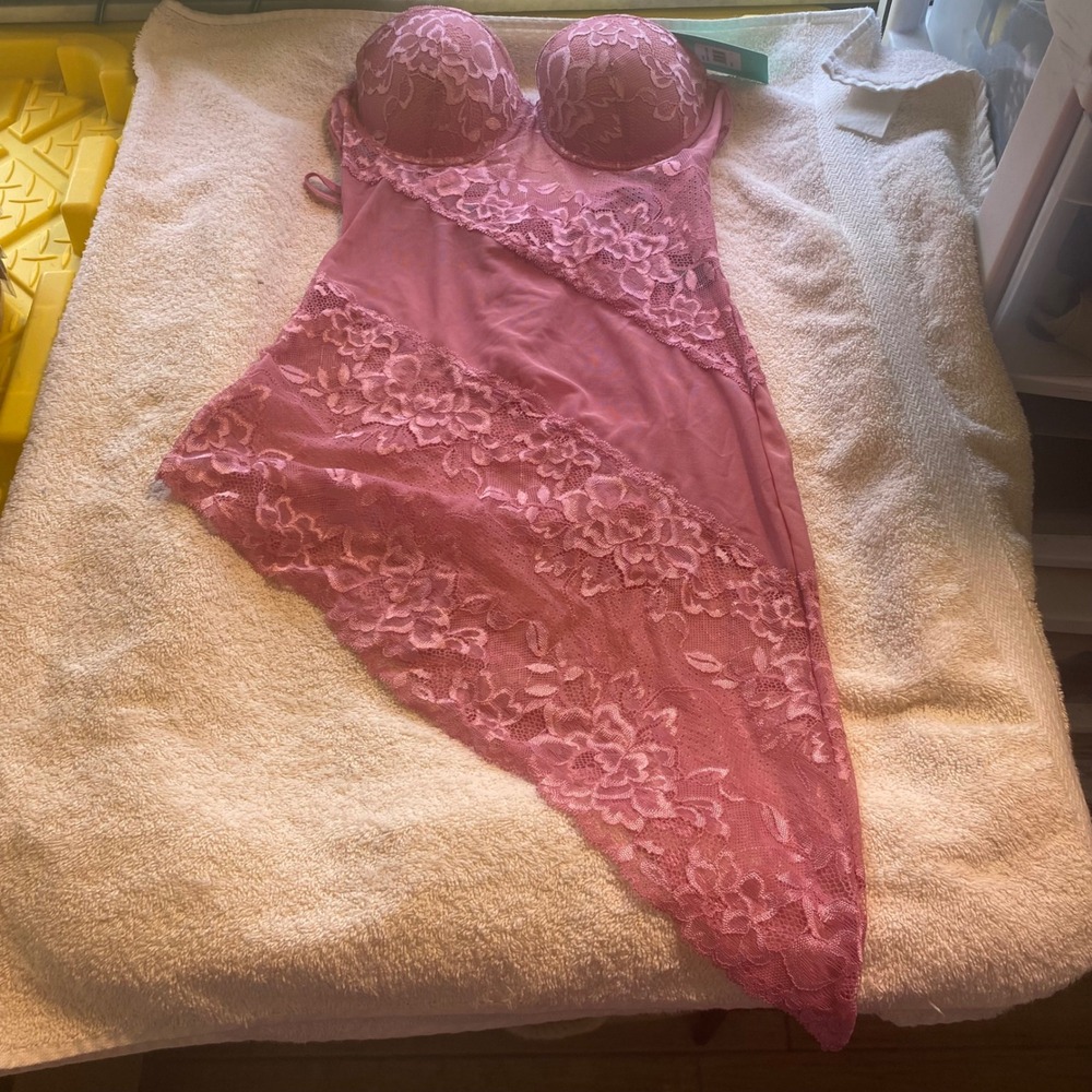 Fredericks of Hollywood x Megan Fox Juno Lace Chemise Pink‎ X71-2484M Womens S